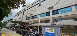 Lucky Plaza (D9), Shop House #556774701